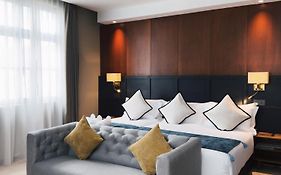Moon Hotel